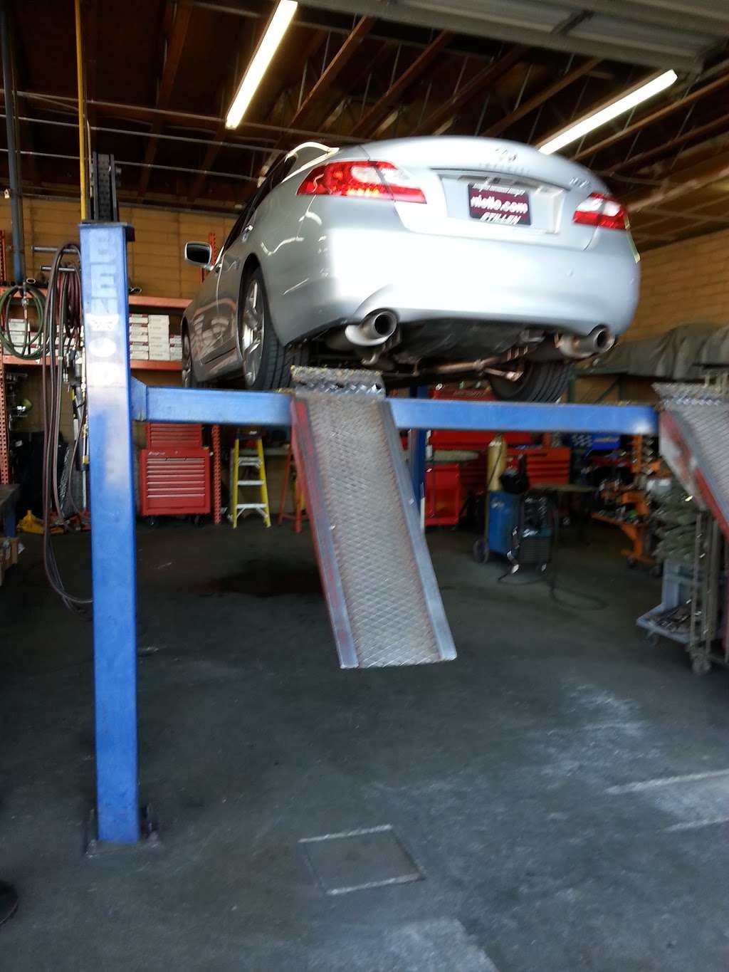 West Coast Muffler & Tire Inc | 2090 Market St, Concord, CA 94520, USA | Phone: (925) 676-8376