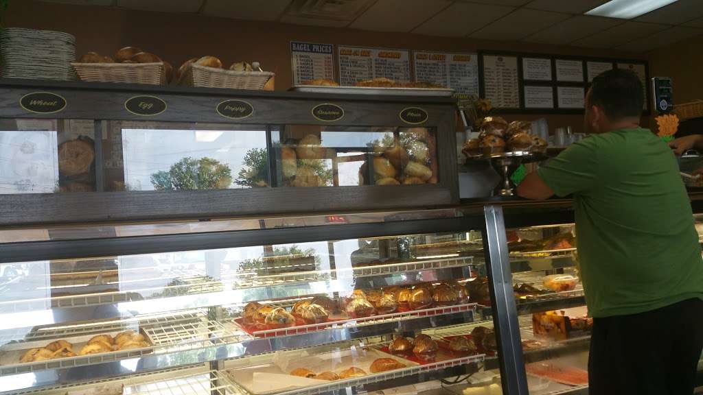 Tommys Bagels | 130 NJ-33 #6, Manalapan Township, NJ 07726, USA | Phone: (732) 431-4490