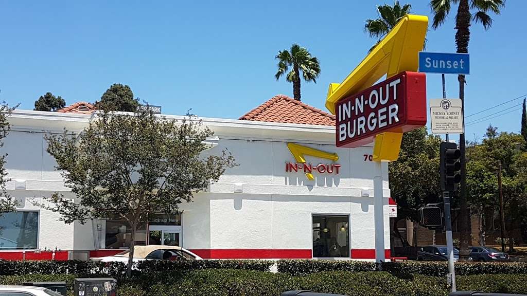 In-N-Out Burger | 7009 Sunset Blvd, Los Angeles, CA 90028, USA | Phone: (800) 786-1000