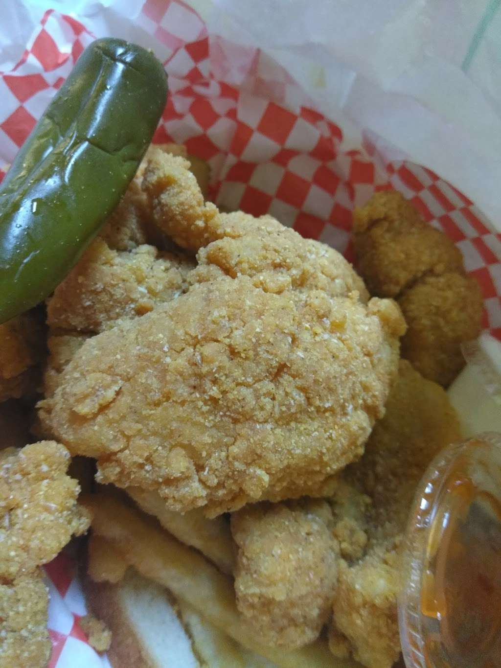 Stanleys Catfish & Wings | 3146 Cedar Crest Blvd, Dallas, TX 75203, USA | Phone: (214) 941-1523