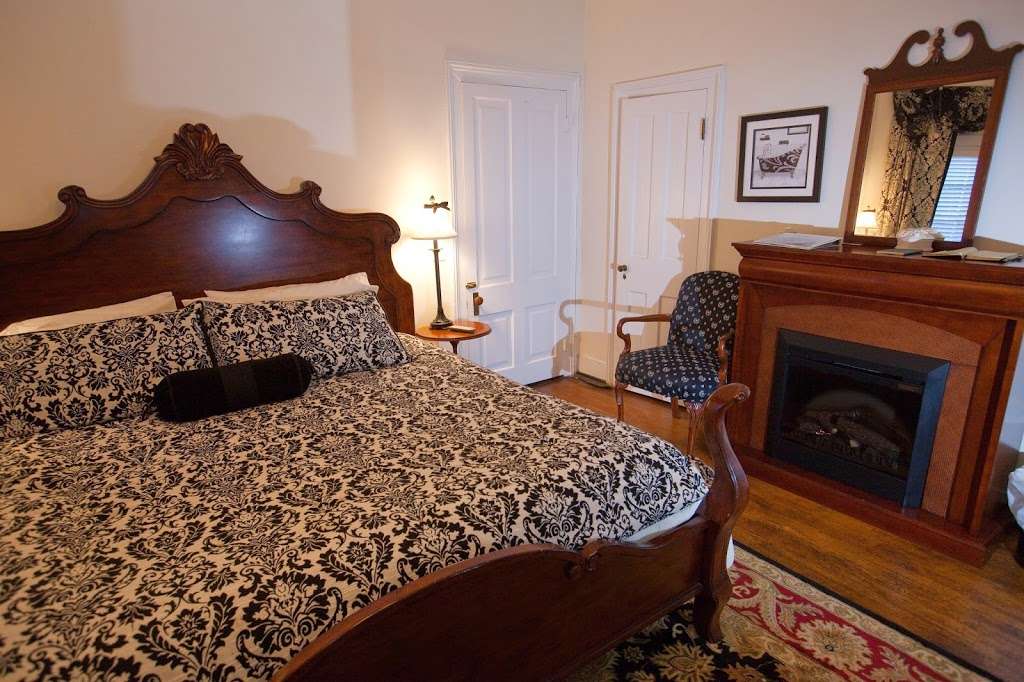 Inn on Poplar Hill | 278 Caroline St, Orange, VA 22960 | Phone: (540) 672-6840