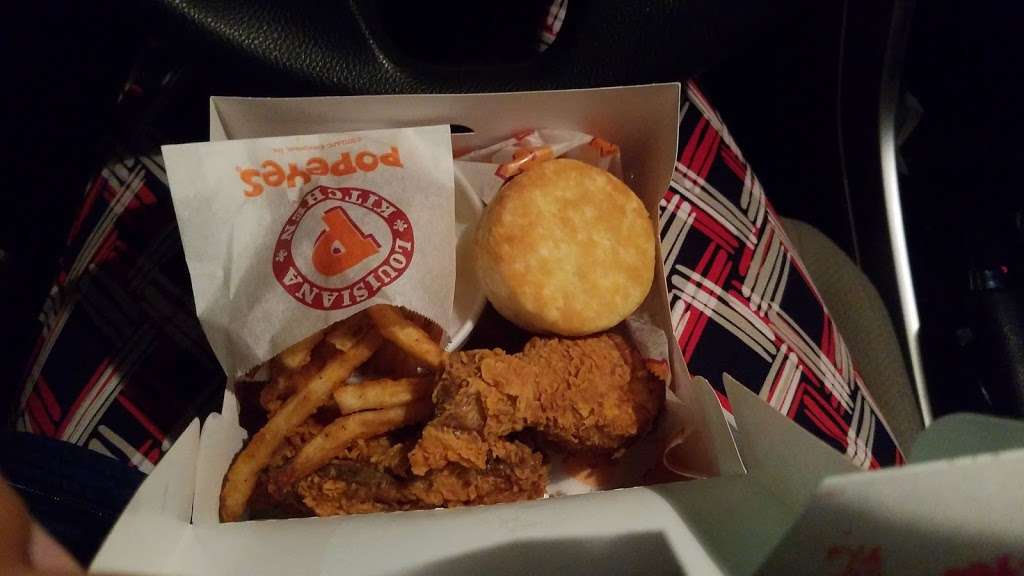 Popeyes Louisiana Kitchen | 17718 Bulverde Rd, San Antonio, TX 78259, USA | Phone: (210) 494-2699