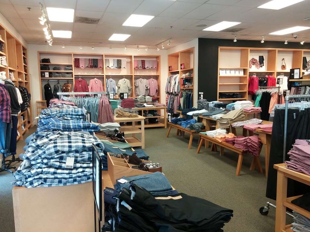 J.Crew Factory | 275 Premium Outlets Blvd, Hagerstown, MD 21740 | Phone: (301) 393-4800