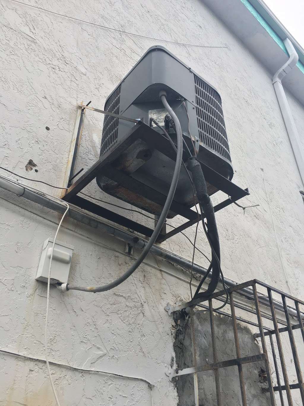 Masseus Cooling and Refrigeration Air Conditioning Repair Servic | 201 SW 5th St, Hallandale Beach, FL 33009, USA | Phone: (954) 233-0935