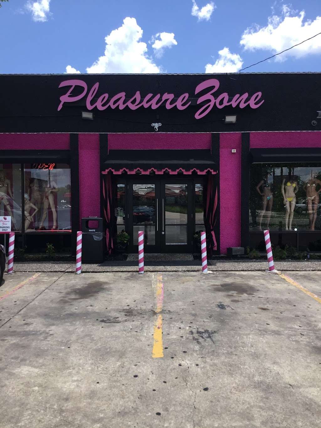 Pleasure Zone | 5705 Richmond Ave, Houston, TX 77057, USA | Phone: (832) 251-8400