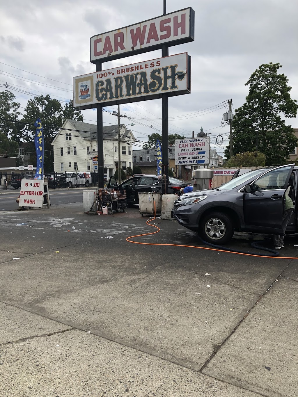 Van Houten Car Wash | 443 Van Houten Ave, Passaic, NJ 07055, USA | Phone: (973) 473-9621