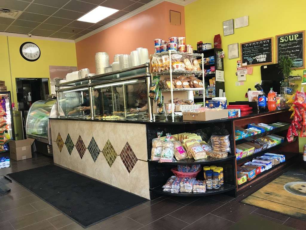 Avelars Delicatessen | 710 Jerusalem Ave, Uniondale, NY 11553 | Phone: (516) 280-5557