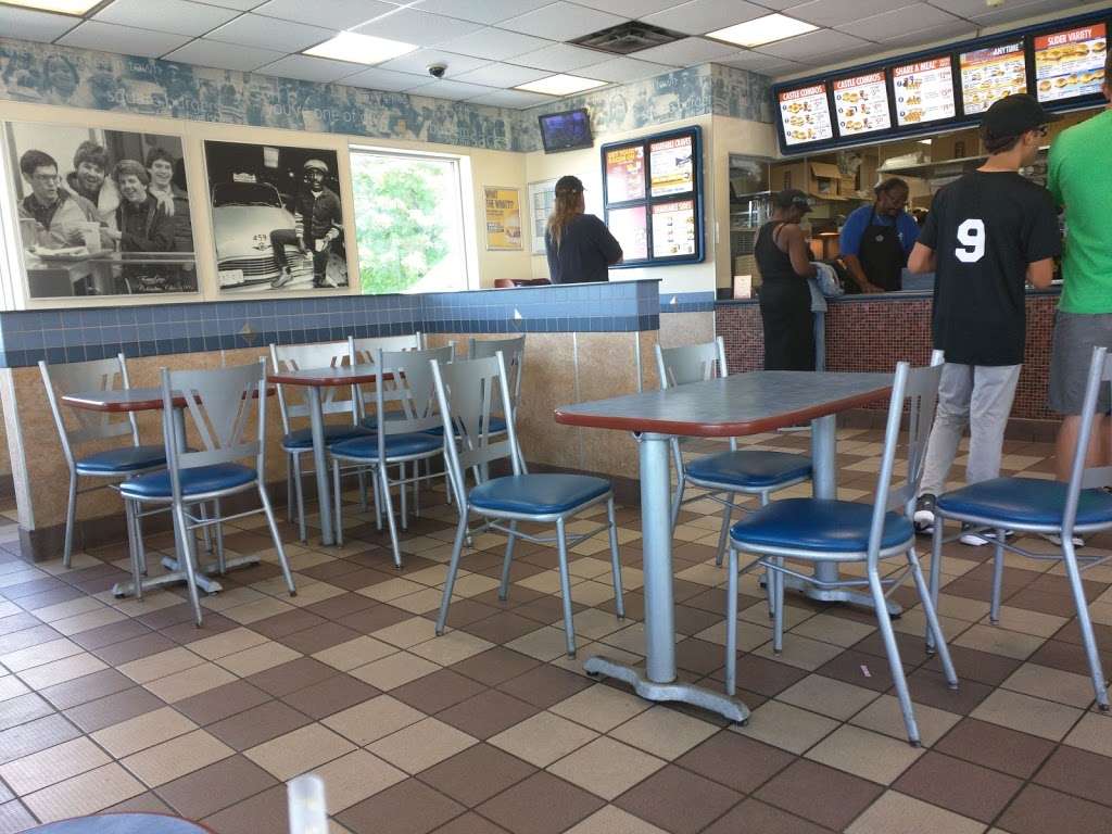 White Castle | 10303 Pendleton Pike, Indianapolis, IN 46236, USA | Phone: (317) 823-5872
