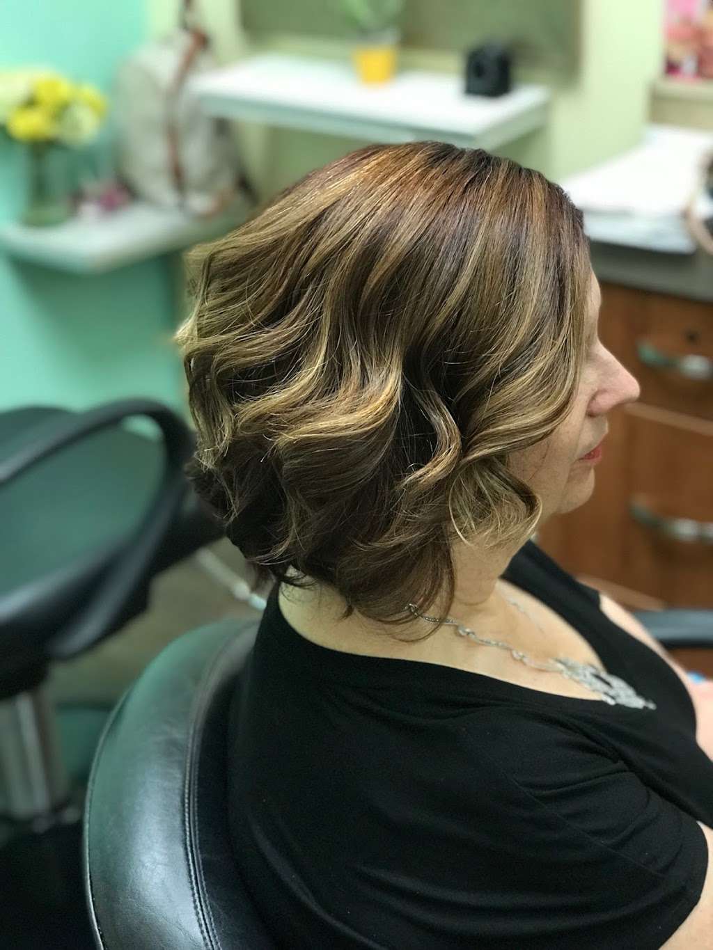 b hair studio | 295 W Jericho Turnpike, Huntington Station, NY 11746, USA | Phone: (631) 972-3141