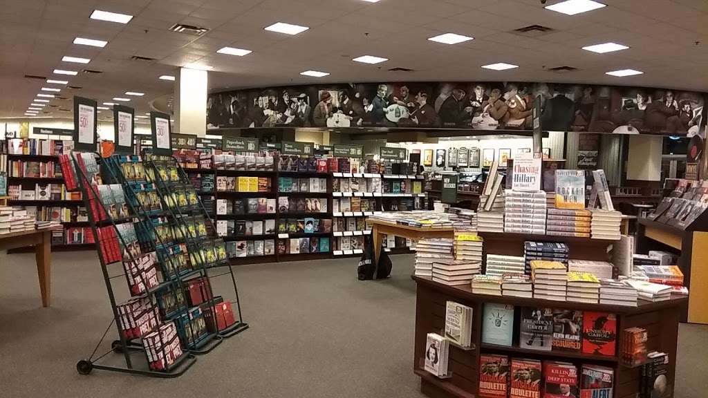 Barnes & Noble | Desert Ridge Marketplace, 21001 N Tatum Blvd Suite 42, Phoenix, AZ 85050, USA | Phone: (480) 538-8520