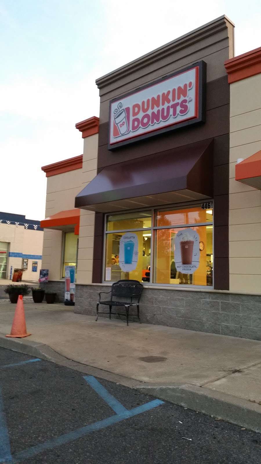 Dunkin Donuts | 4460 Easton Ave, Bethlehem, PA 18020, USA | Phone: (610) 868-5810