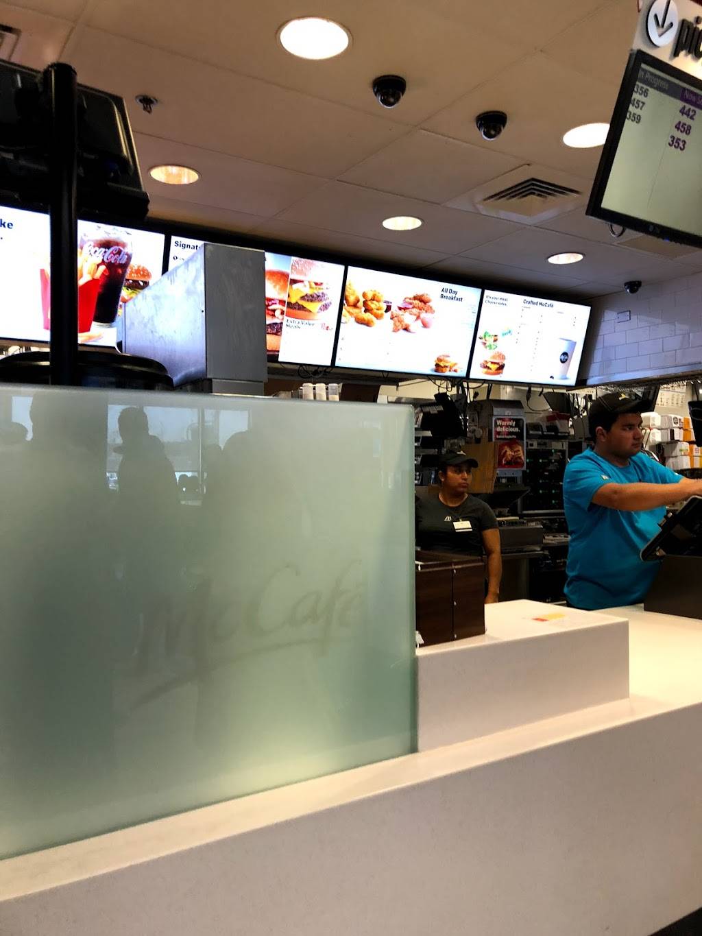 McDonalds | Terminal 3 Concourse H, Chicago, IL 60666, USA | Phone: (773) 686-1161