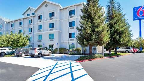 Motel 6 San Francisco - Redwood City | 1101 Shoreway Rd, Belmont, CA 94002 | Phone: (650) 591-1471