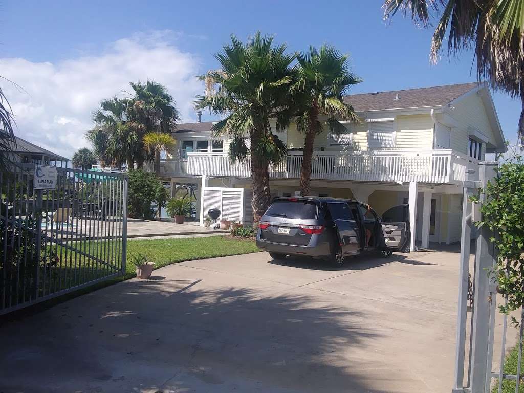 Pepper Pavilon | Obra Dr, Galveston, TX 77554