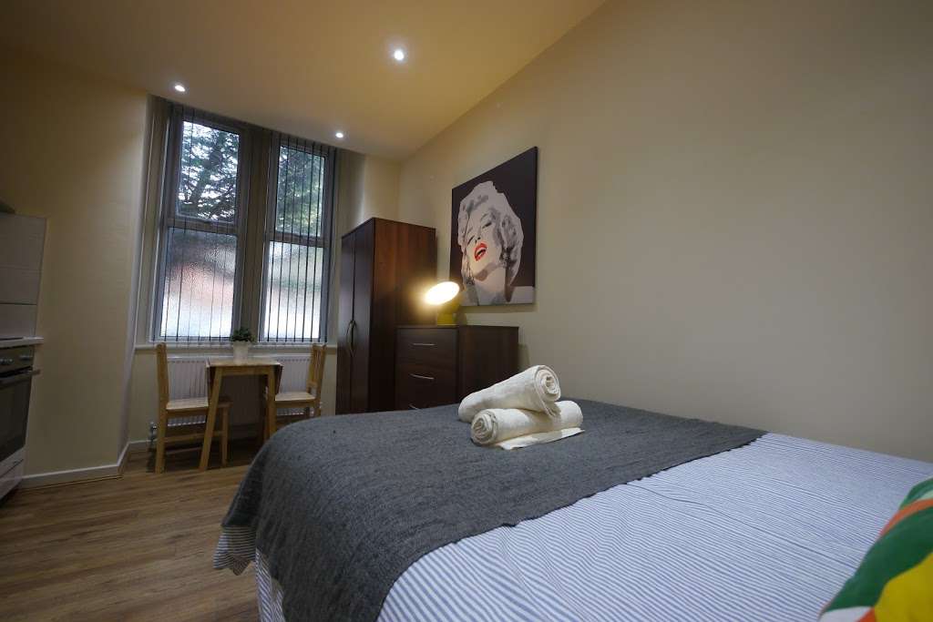 Cheap Accommodation Willesden | 20 St Pauls Ave, London NW2 5SX, UK | Phone: 020 8459 6203