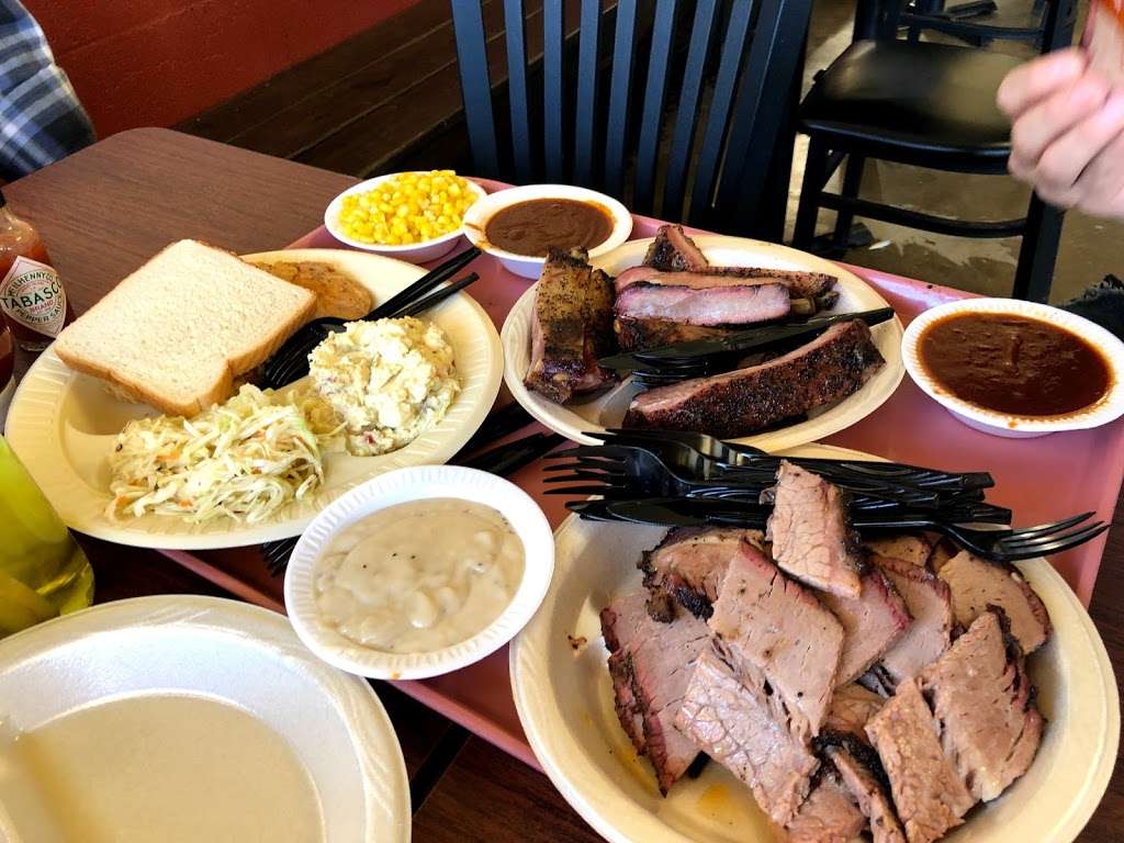 Hinzes Bar-B-Que | 1917 N Richmond Rd, Wharton, TX 77488, USA | Phone: (979) 532-2710