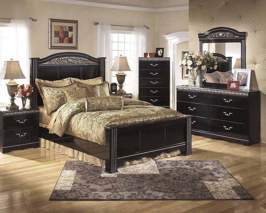 Ultimate Furniture and Mattresses | Photo 2 of 10 | Address: 2547 E 79th St, Chicago, IL 60649, USA | Phone: (773) 530-0883