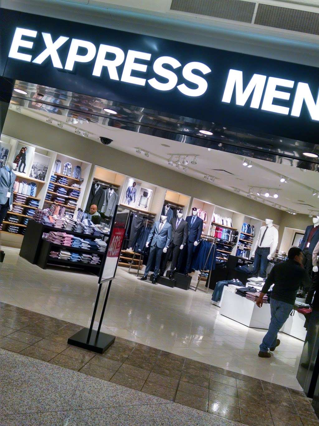Express | 2121 Southlake Mall, Merrillville, IN 46410 | Phone: (219) 736-0466