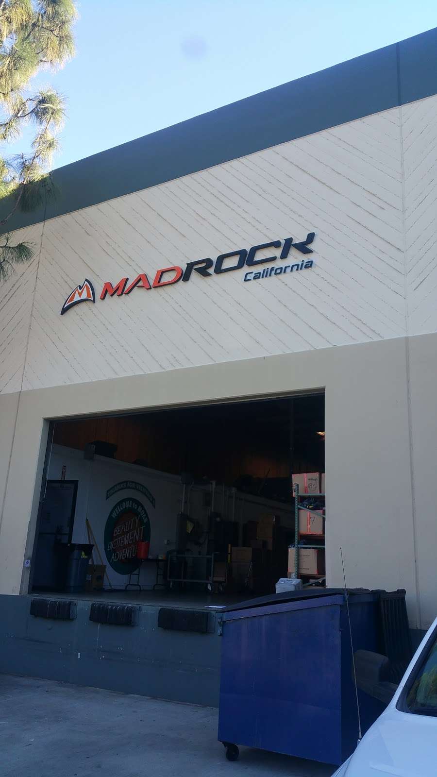 Mad Rock Climbing | 10528 Pioneer Blvd, Santa Fe Springs, CA 90670 | Phone: (562) 944-8081