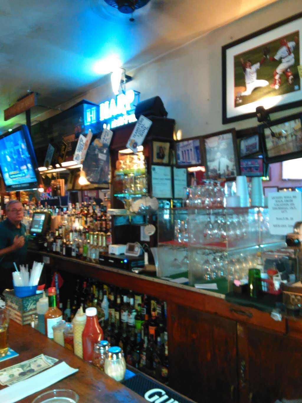 Byrnes Tavern | 3301 Richmond St, Philadelphia, PA 19134, USA | Phone: (215) 423-3444