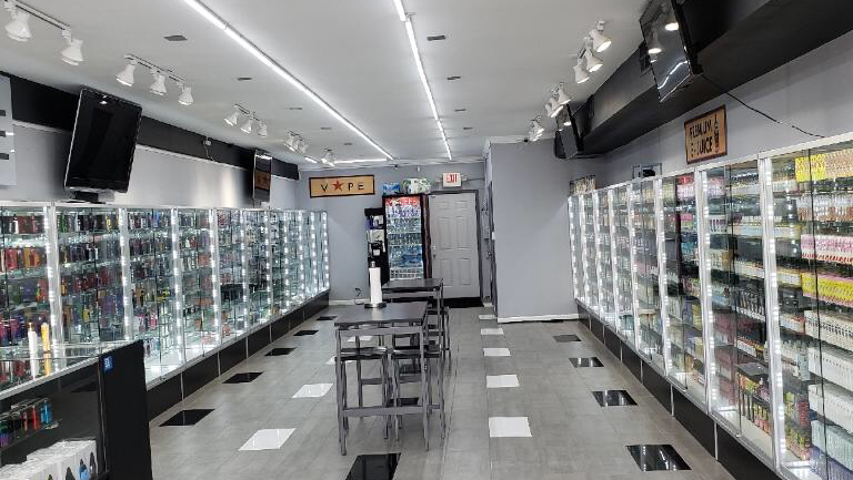 Vape Star Gallery | 1051 E St Charles Rd, Lombard, IL 60148, USA | Phone: (630) 317-7974