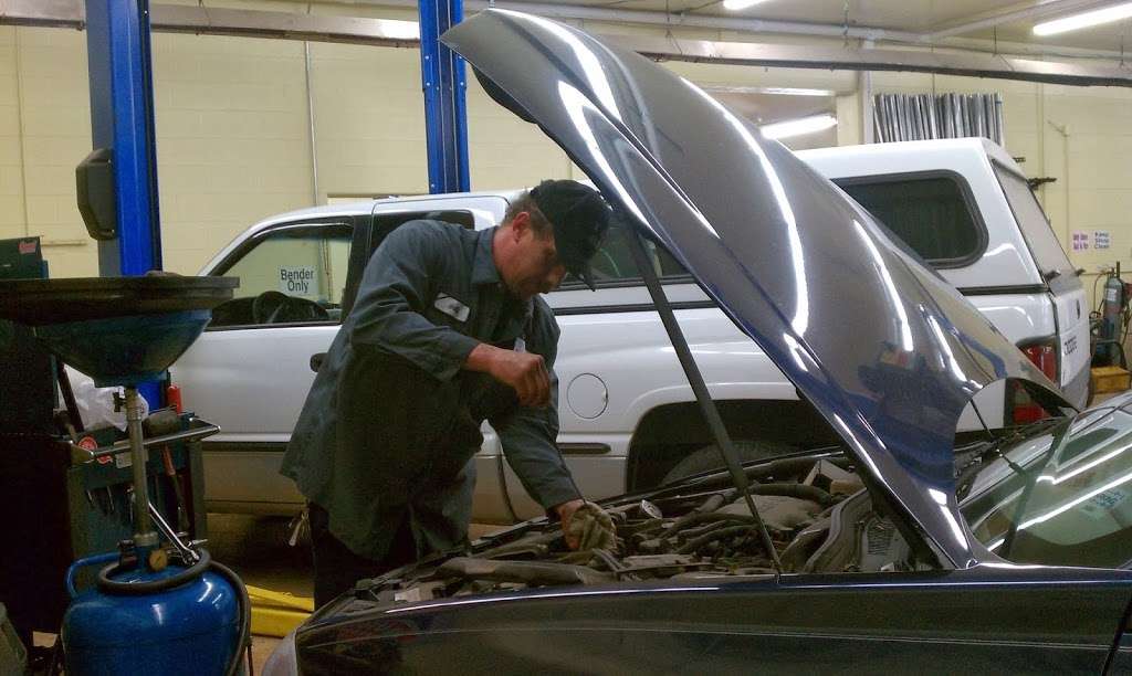 K & M Auto Repair & Performance | 3 W Rollins Rd, Round Lake Beach, IL 60073, USA | Phone: (224) 338-0850