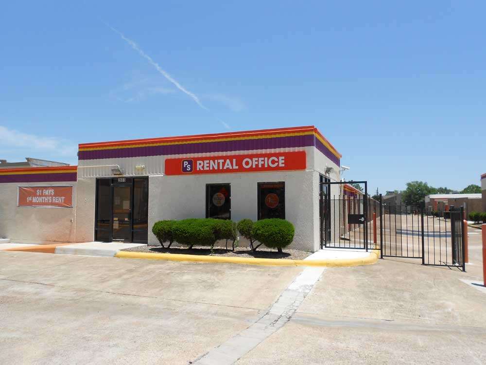 Public Storage | 2603 Joel Wheaton Rd #400, Houston, TX 77082, USA | Phone: (281) 940-5826