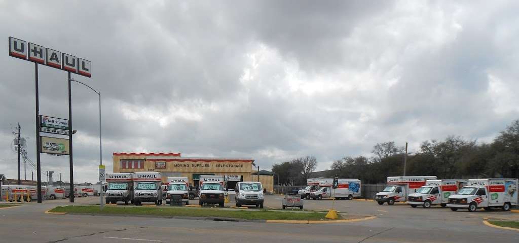 U-Haul Moving & Storage of Pasadena | 3536 Red Bluff Rd, Pasadena, TX 77503 | Phone: (713) 475-9291