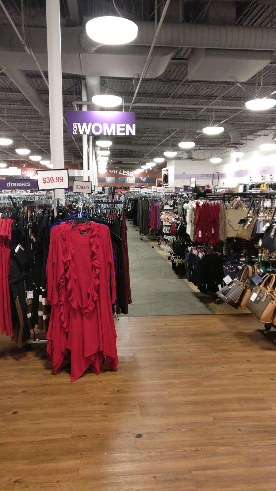 K&G Fashion Superstore | 7175 Cermak Rd, Berwyn, IL 60402, USA | Phone: (708) 484-4676