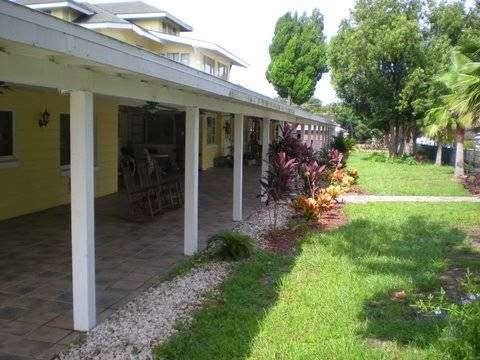 Lake Alfred Assisted Living | 350 W Haines Blvd, Lake Alfred, FL 33850, USA | Phone: (863) 956-8831