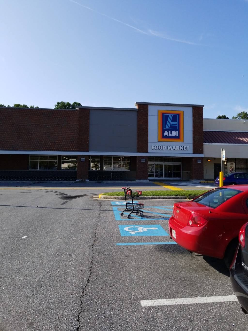 ALDI | 9616 Reisterstown Rd #101, Owings Mills, MD 21117, USA | Phone: (855) 955-2534