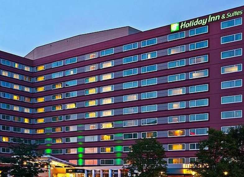 Holiday Inn and Suites Chicago OHare Rosemont Hotel | 10233 W Higgins Rd, Rosemont, IL 60018, USA | Phone: (847) 954-8600