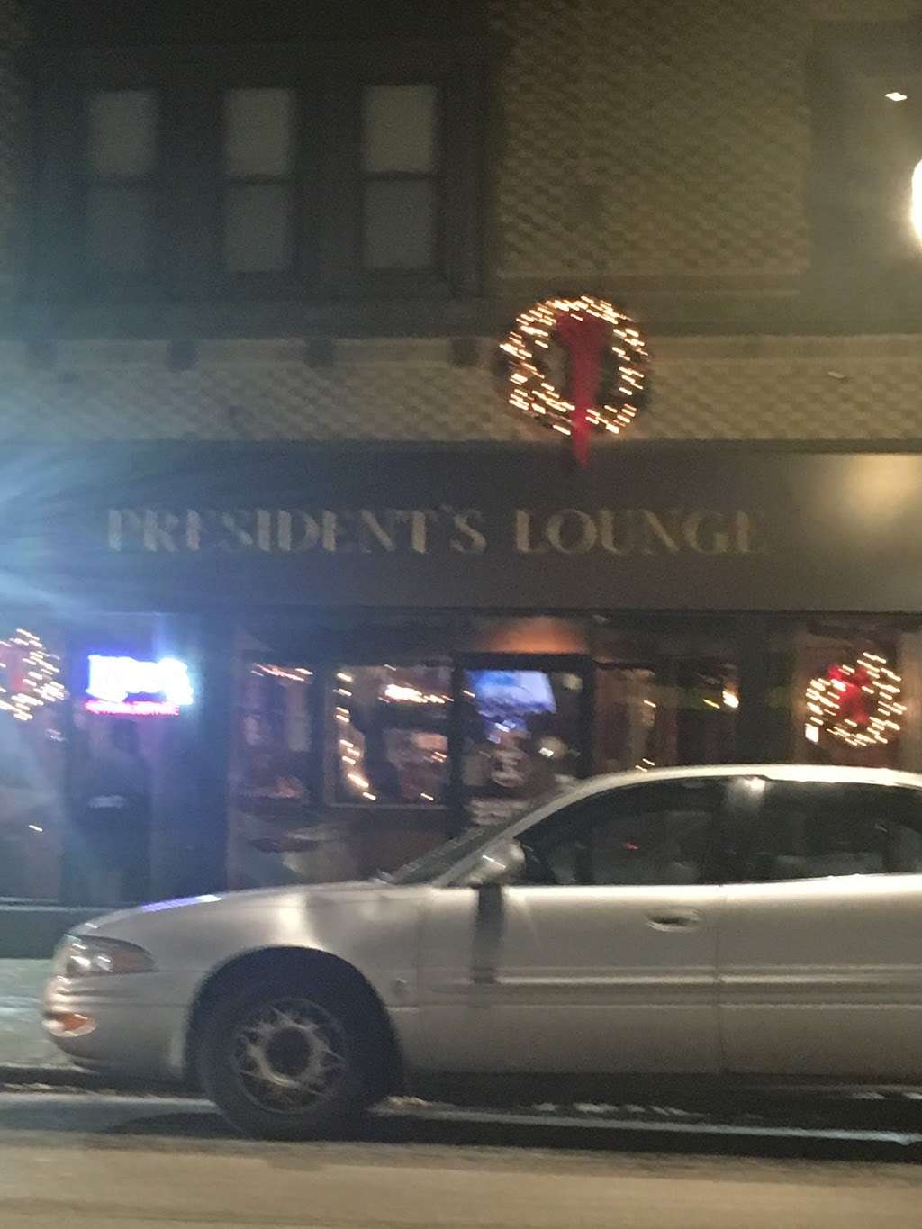 Presidents Lounge | 653 E 75th St, Chicago, IL 60619, USA | Phone: (773) 874-1212