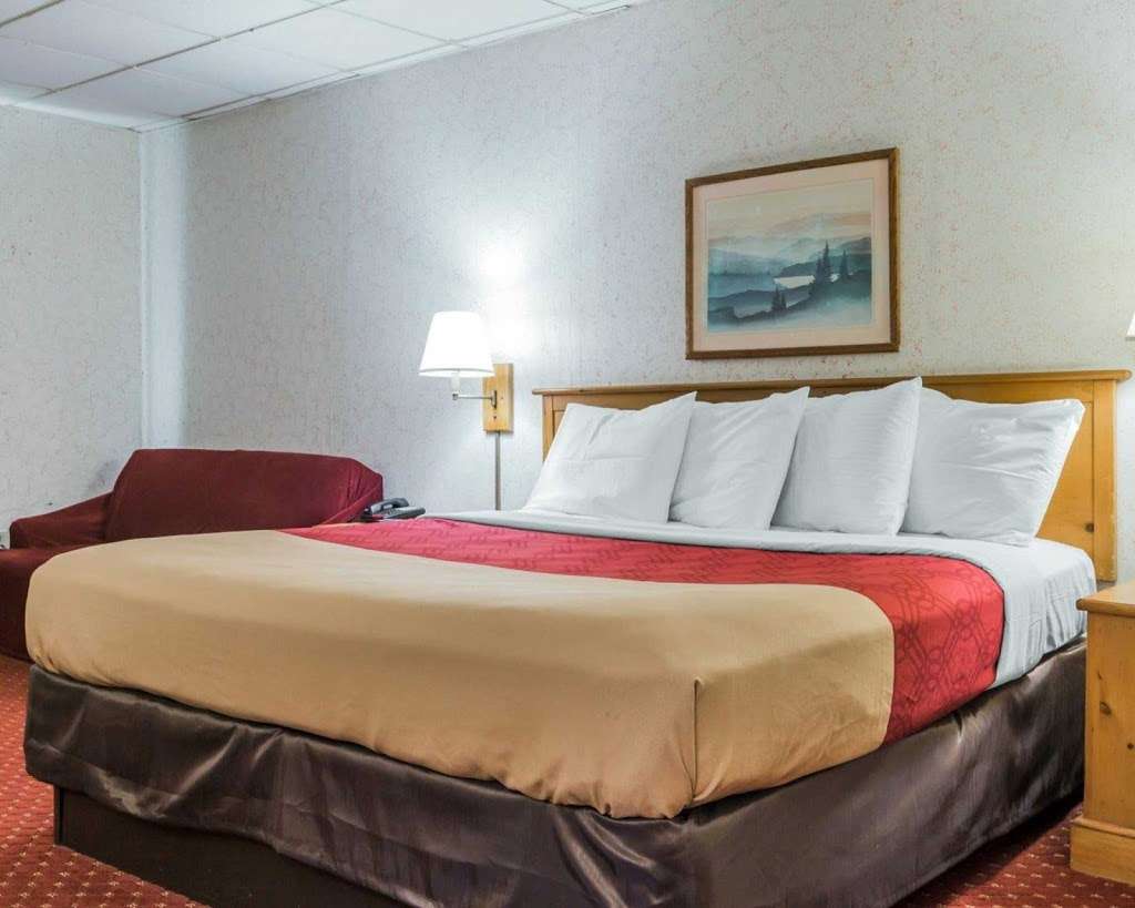 Econo Lodge Near Stewart International Airport | New York 32, 310 Windsor Hwy, Newburgh, NY 12550 | Phone: (845) 561-6620