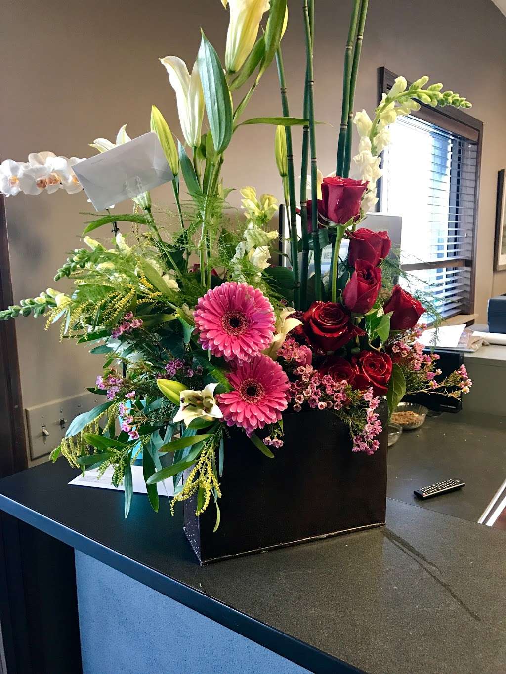 Creative Custom Flowers | 611 Larry Power Rd, Bourbonnais, IL 60914, USA | Phone: (815) 450-7479