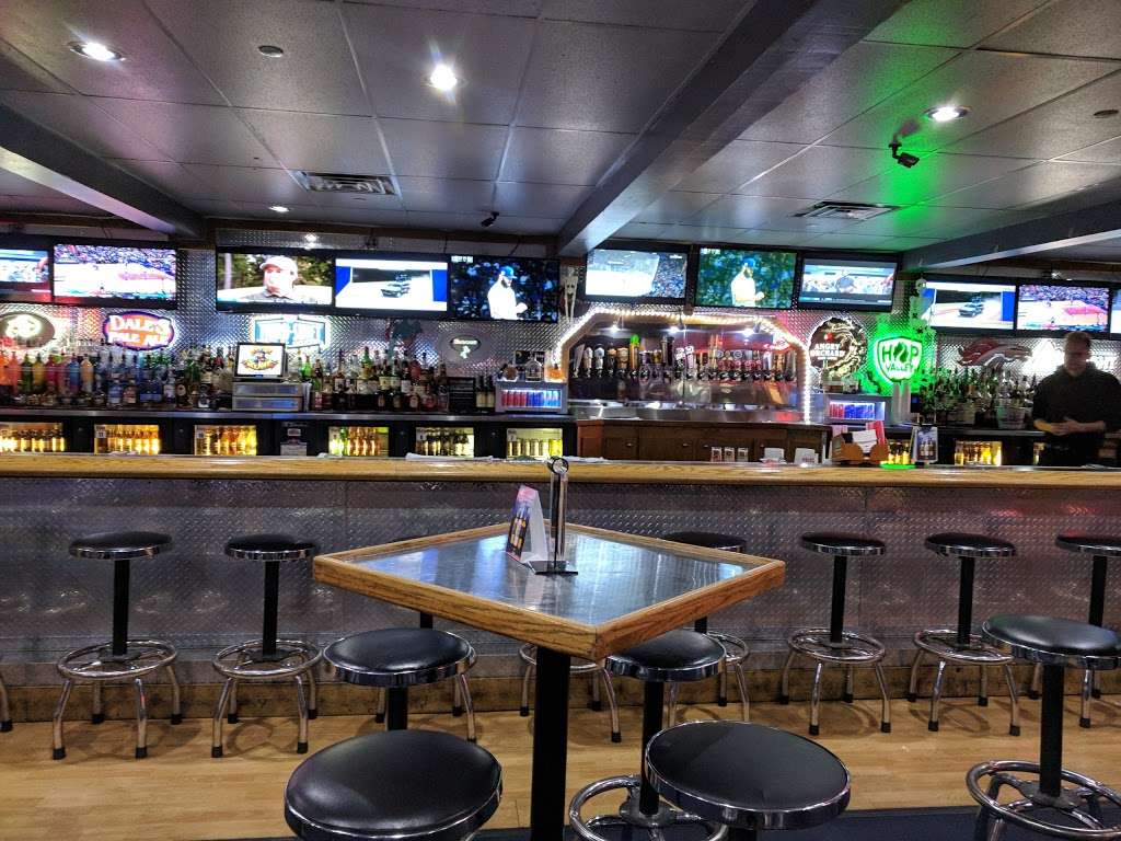 In the Zone Sports Bar & Grill | 15600 W 44th Ave, Golden, CO 80403 | Phone: (303) 279-3888