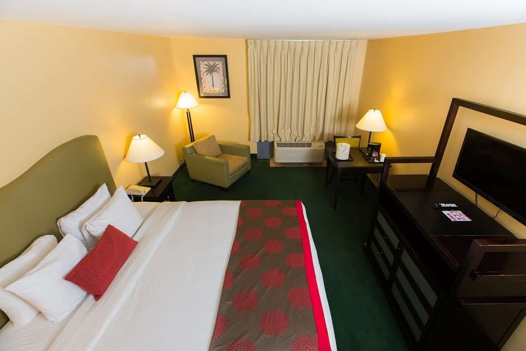 Plaza Hotel Fort Lauderdale | 5100 FL-7, Fort Lauderdale, FL 33319 | Phone: (954) 739-4000