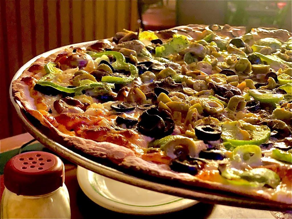 Serras Pizzeria | 12218 McKelvey Rd, Maryland Heights, MO 63043, USA | Phone: (314) 739-0881