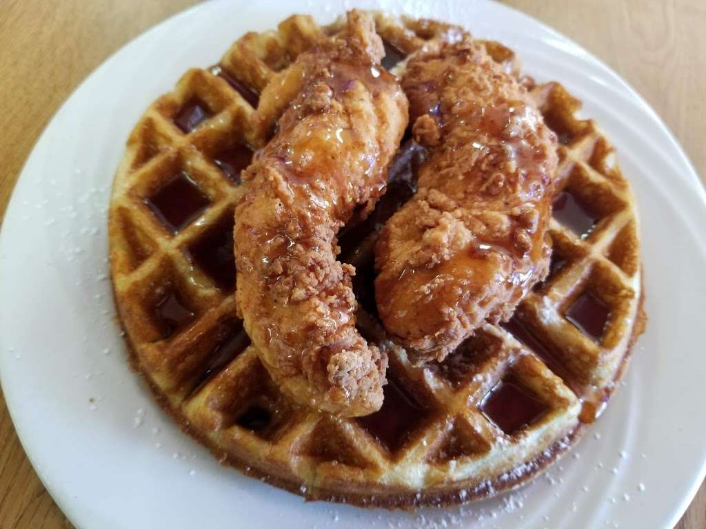 Tonys Chicken and Waffles | 1480 Martin Luther King Jr Blvd, Bartow, FL 33830, USA | Phone: (863) 533-7427