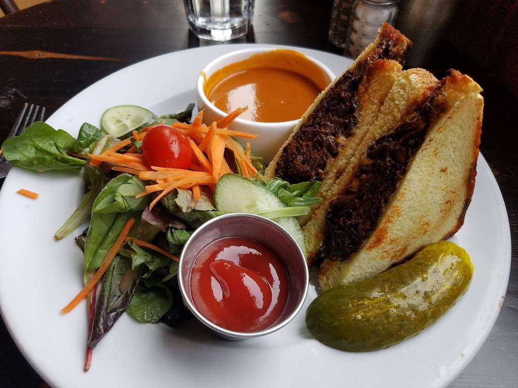 The Madison Bar & Grill | 1316 Washington St, Hoboken, NJ 07030, USA | Phone: (201) 386-0300