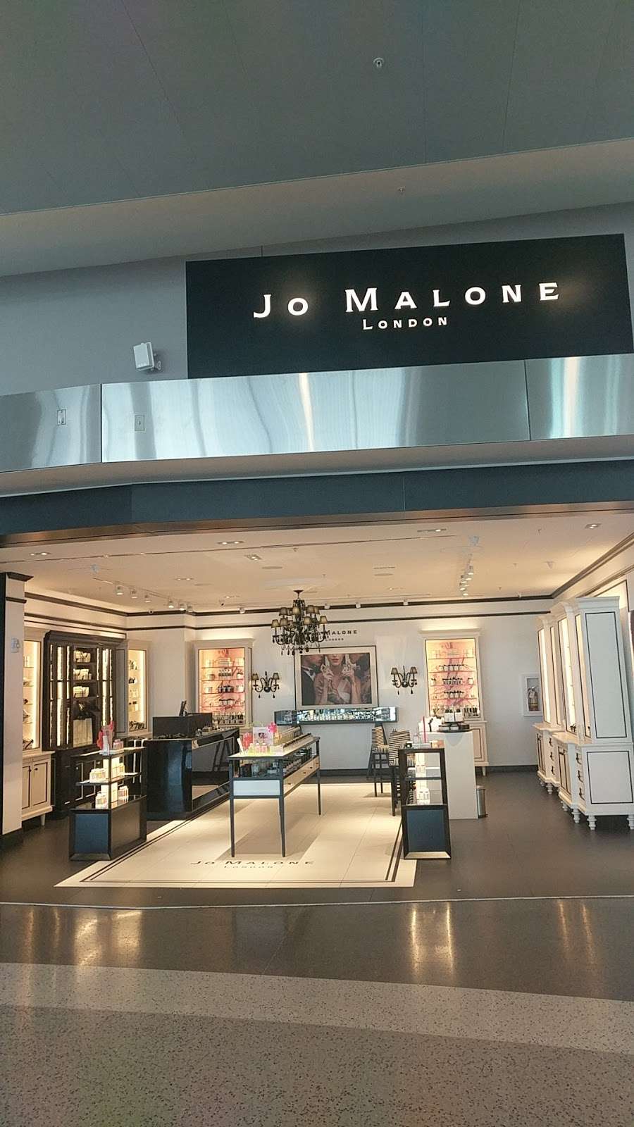 Jo Malone London | 3870 N Terminal Rd, Houston, TX 77032, USA