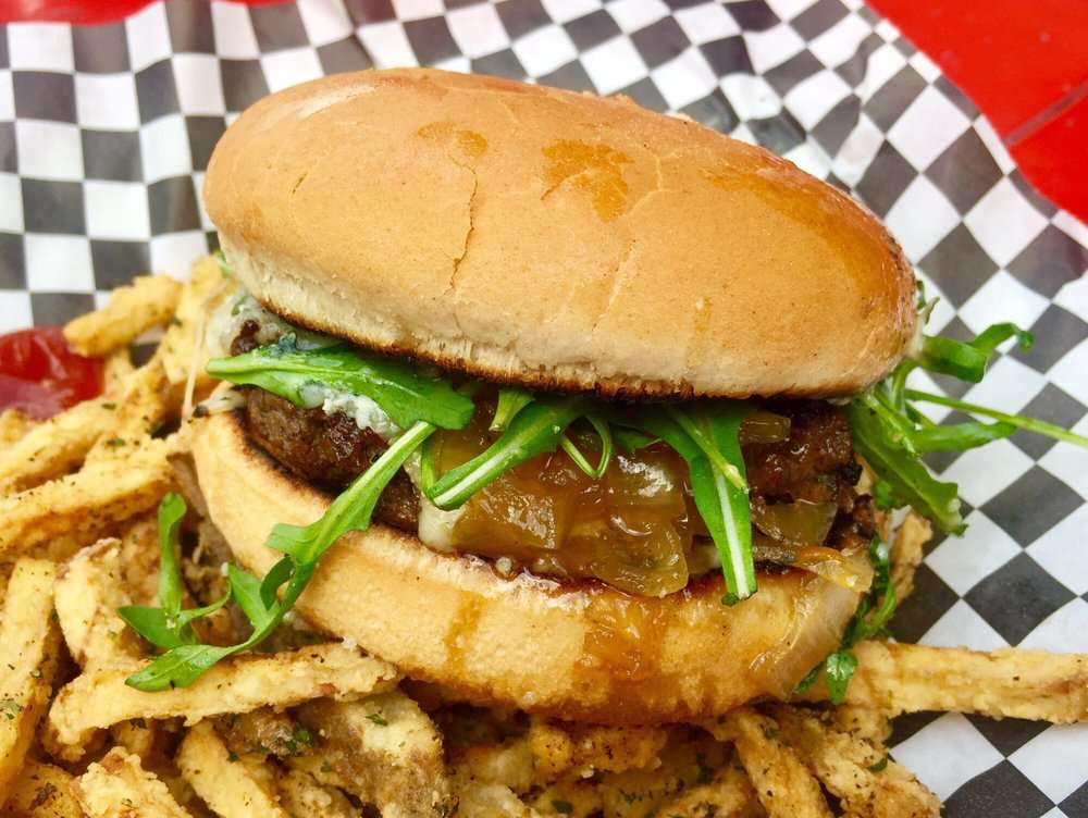 PJs Grill - Homestyle Burgers, Dogs & Vegetarian | 675 E University Dr, Carson, CA 90746 | Phone: (310) 851-4977