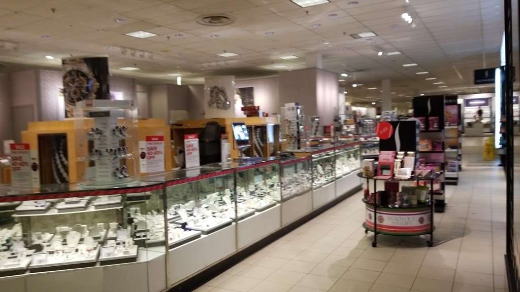 JCPenney | 300 Stroud Mall, Stroudsburg, PA 18360 | Phone: (570) 421-4778