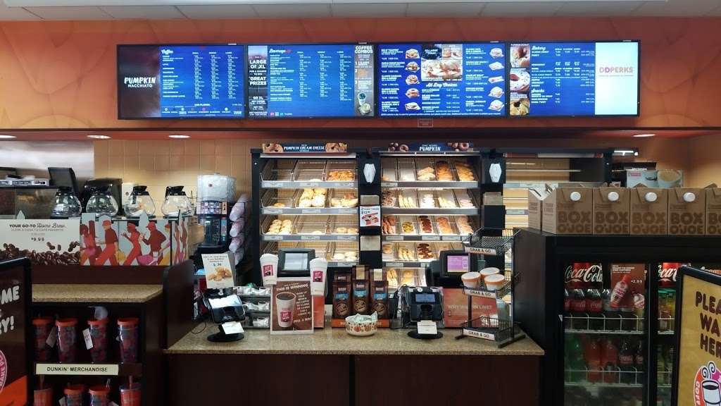 Dunkin | 15905 NW 57th Ave, Hialeah, FL 33014, USA | Phone: (305) 621-2024