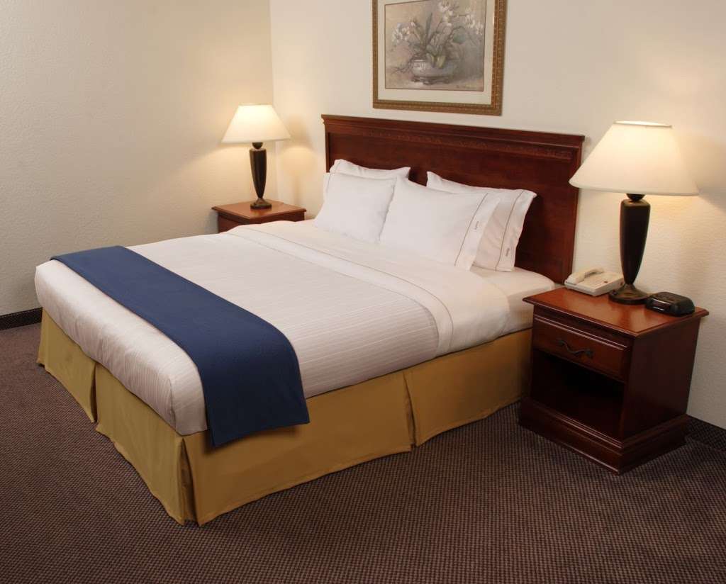 Best Western Kilmarnock Hotel | 599 N Main St, Kilmarnock, VA 22482, USA | Phone: (804) 436-1500