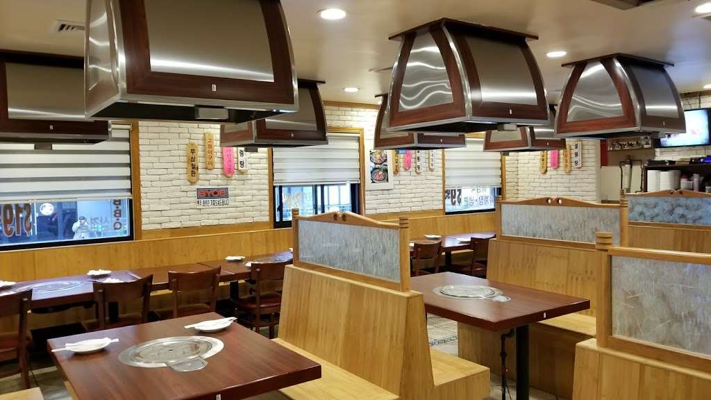 Golmok Restaurant 골목식당 | 314 Commercial Ave, Palisades Park, NJ 07650 | Phone: (201) 461-5042