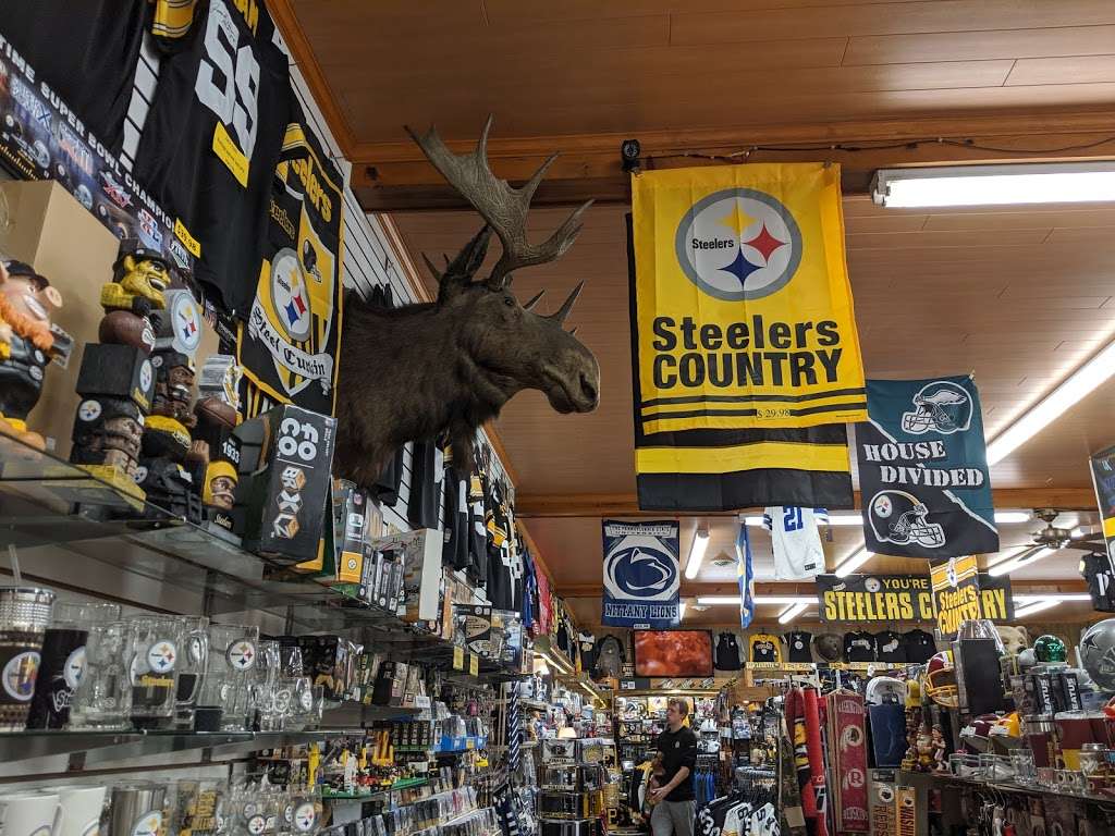 Black & Gold Headquarters | 16528 Lincoln Hwy, Breezewood, PA 15533, USA | Phone: (814) 735-4366