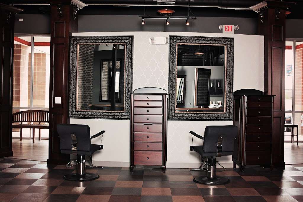 Versed Salon | 11914 IL-59 #110, Plainfield, IL 60585, USA | Phone: (815) 267-8440