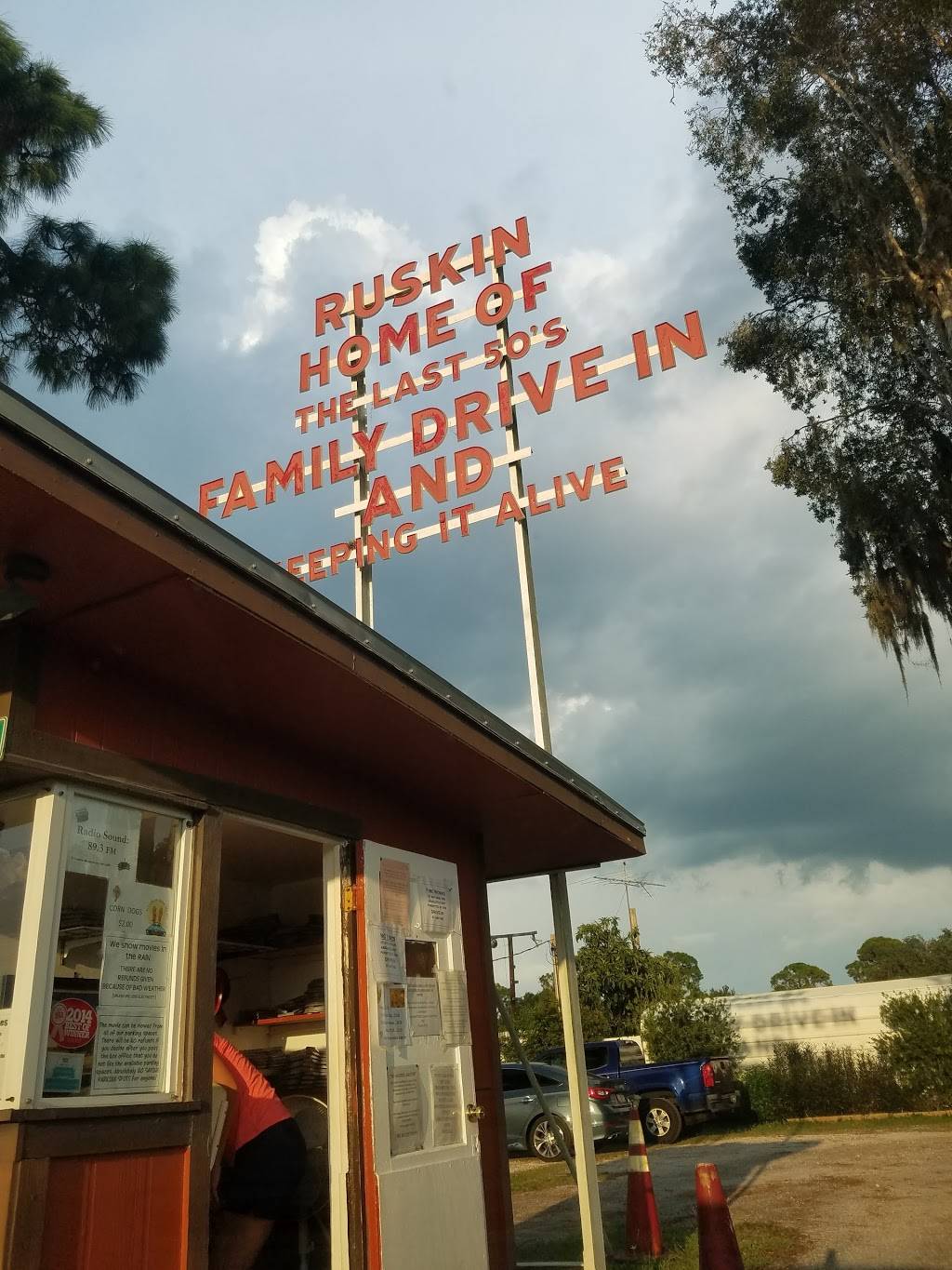 Ruskin Family Drive-In Theatre | 5011 US-41, Ruskin, FL 33572, USA | Phone: (813) 645-1455