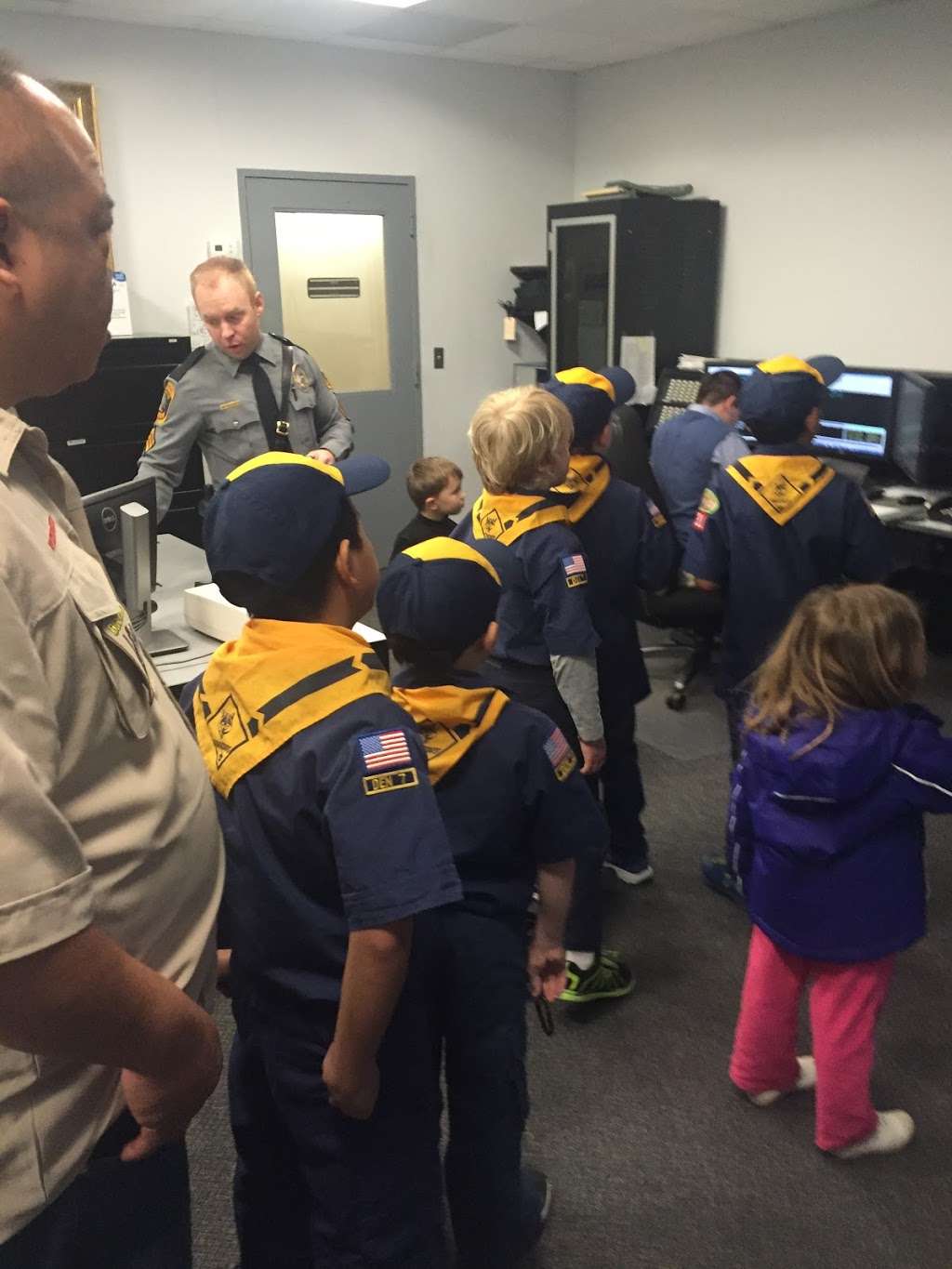 Holmdel Twp Police Department | 4 Crawfords Corner Rd, Holmdel, NJ 07733, USA | Phone: (732) 946-4400